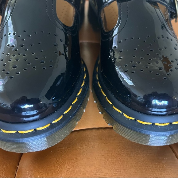 Authentic Dr. Marten's 8065 BLACK PATENT LEATHER MARY JANE SHOES. - Picture 5 of 13